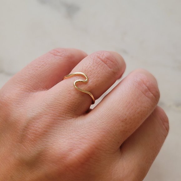 Jewelry - Minimalist Gold Open Wave Ring